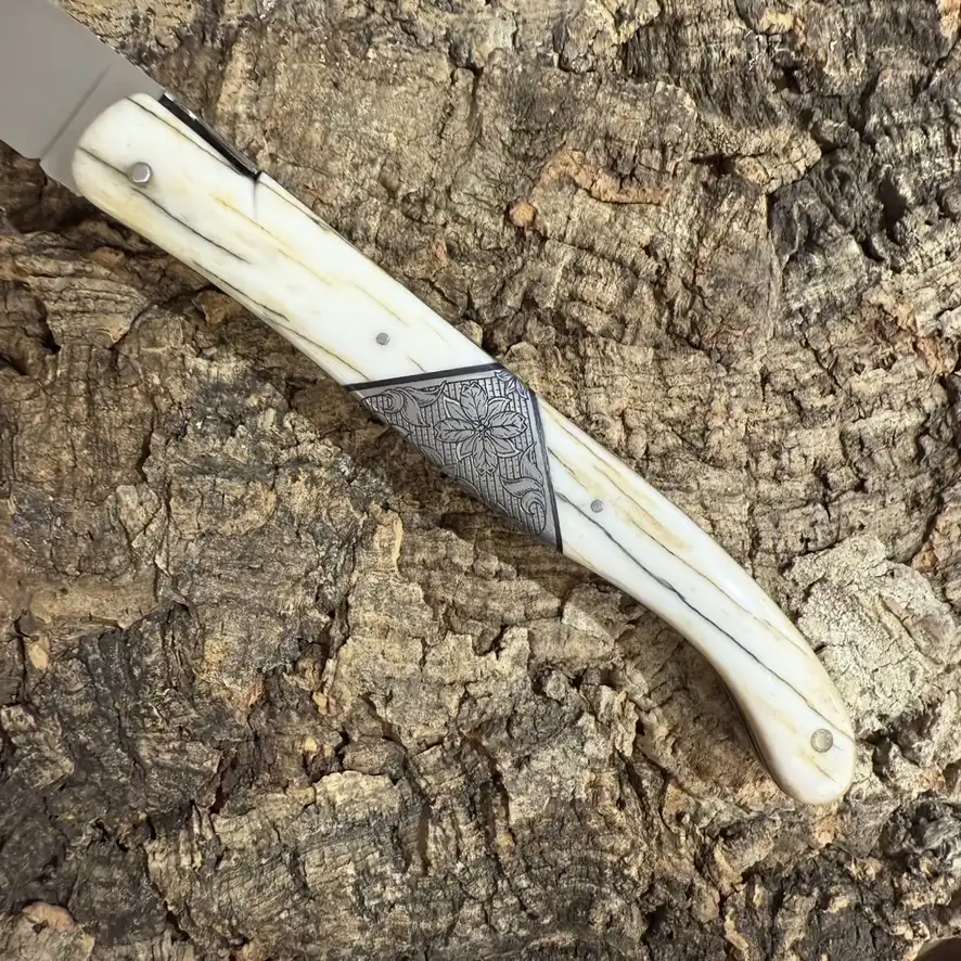 Couteau pliant 17 cm – Os de Girafe