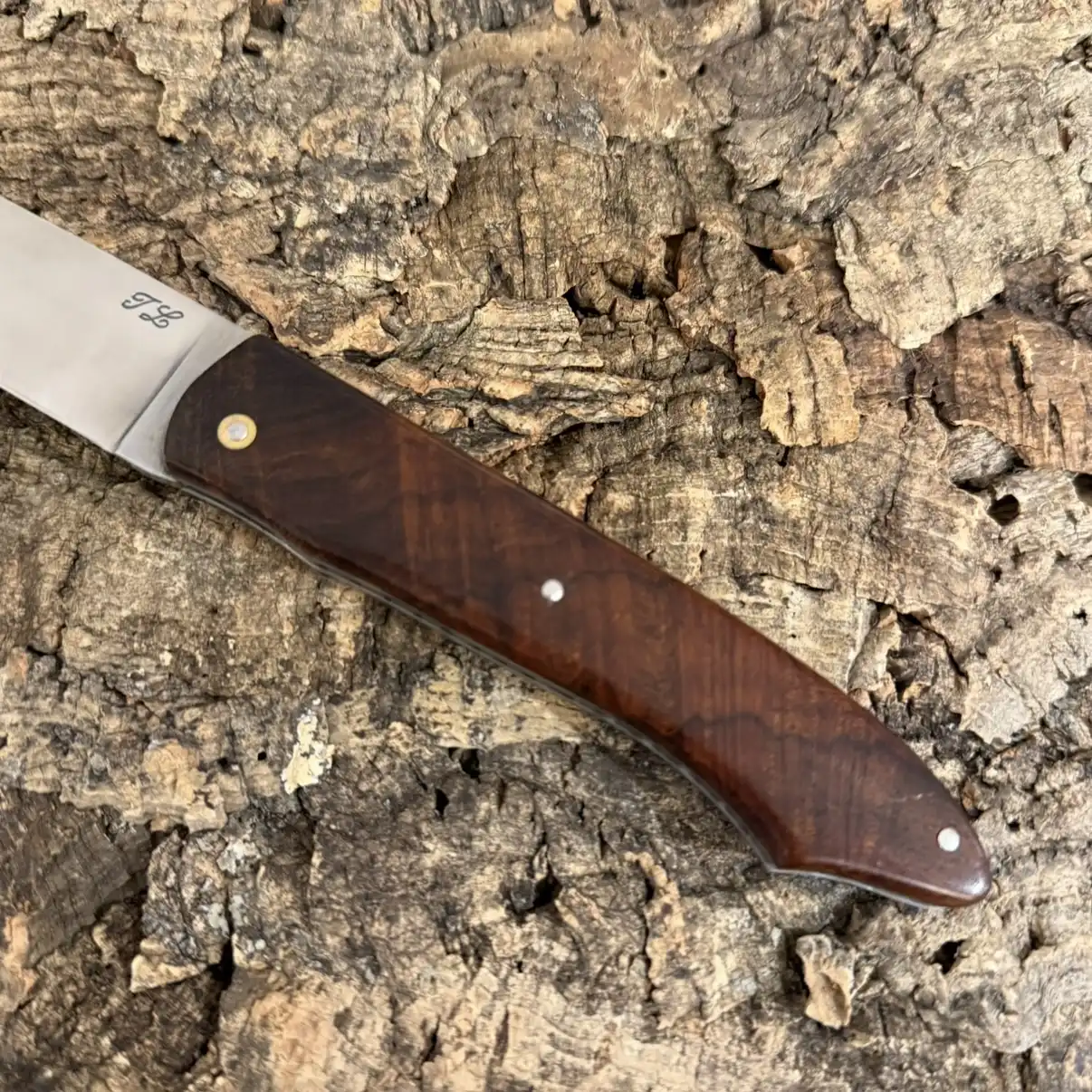Le Gueuleton – Loupe de Bois de fer