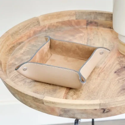 Vide Poche en cuir Beige