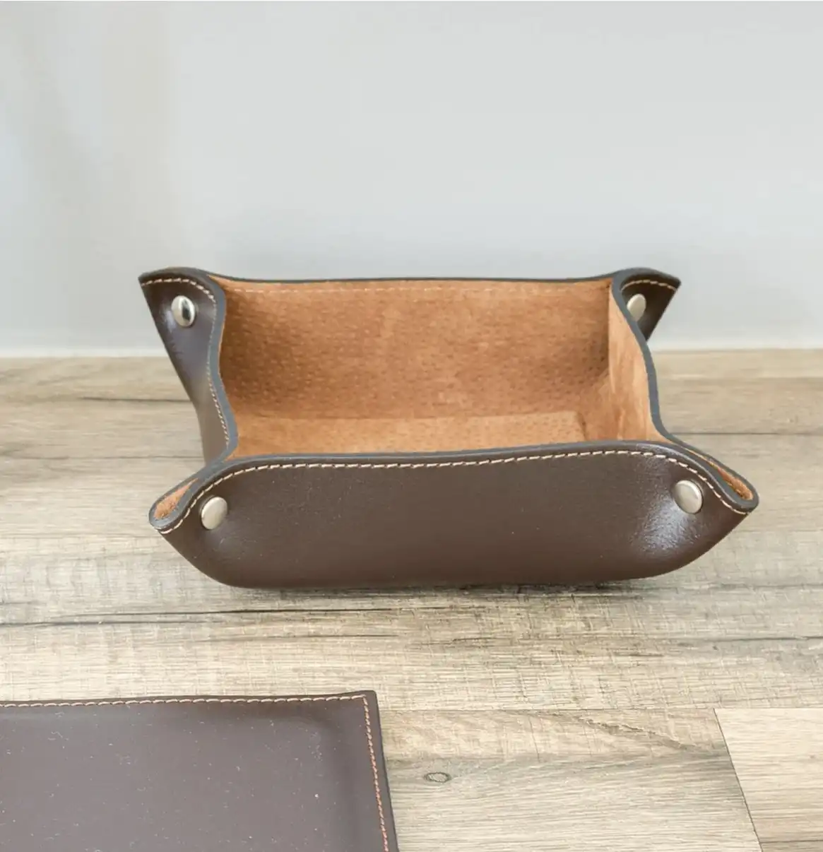Vide poche en cuir chocolat
