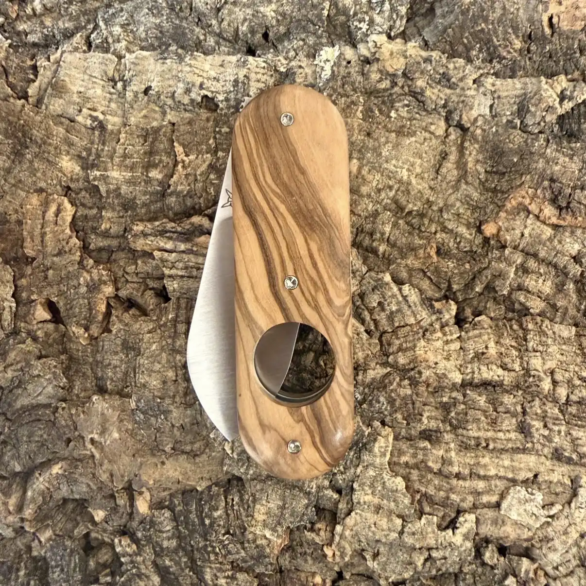 Le Cerbère coupe-cigare en Olivier