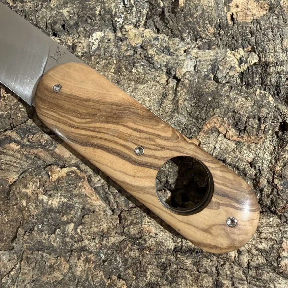 Le Cerbère coupe-cigare en Olivier